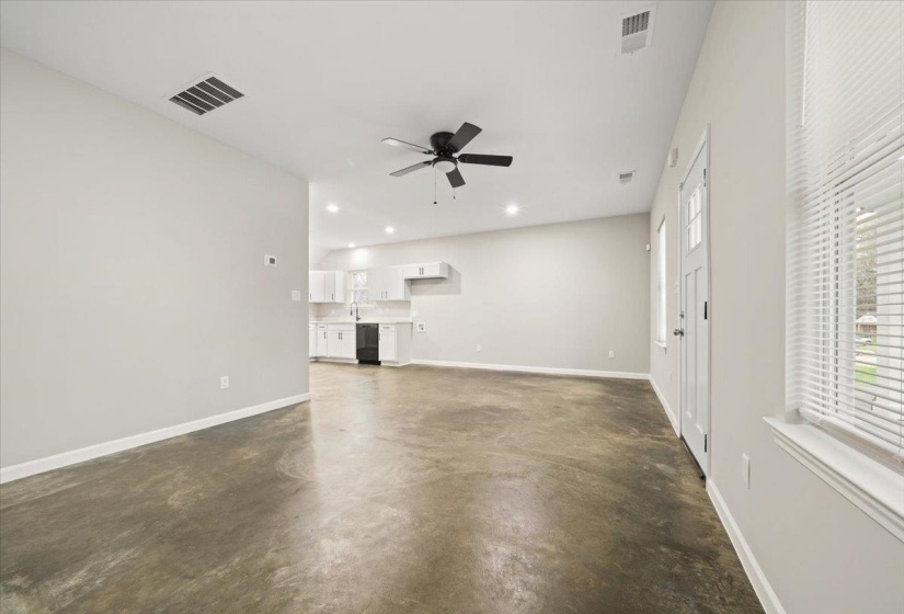 2895 YALE AVE, Memphis, Tennessee 38103, 4 Bedroom Bedrooms, 6 Room Rooms,2 BathroomBathrooms,Rental Properties,For Sale,YALE,0,10228613