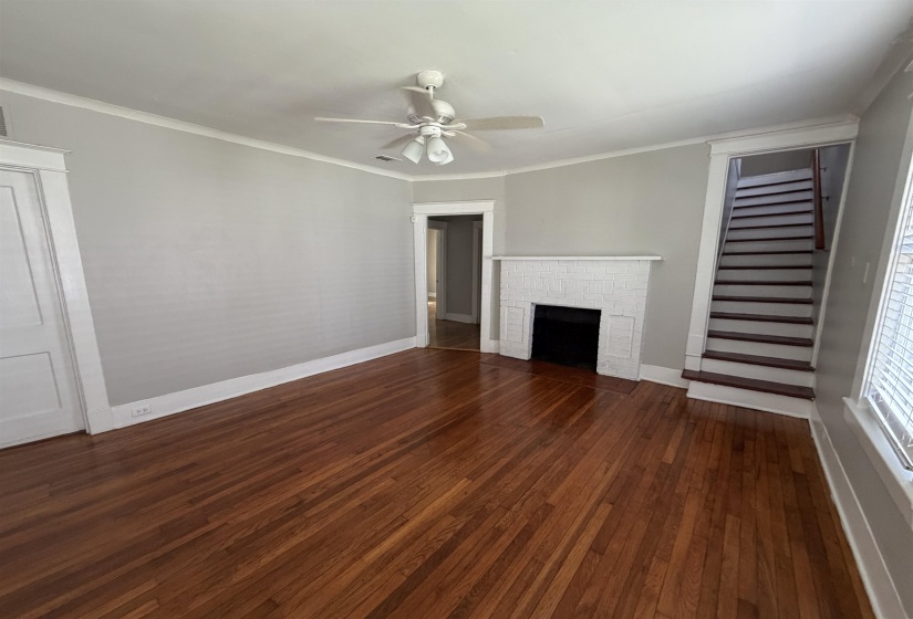 2078 WALKER AVE, Memphis, Tennessee 38104, 5 Bedroom Bedrooms, 8 Room Rooms,2 BathroomBathrooms,Rental Properties,For Sale,WALKER,0,10228617
