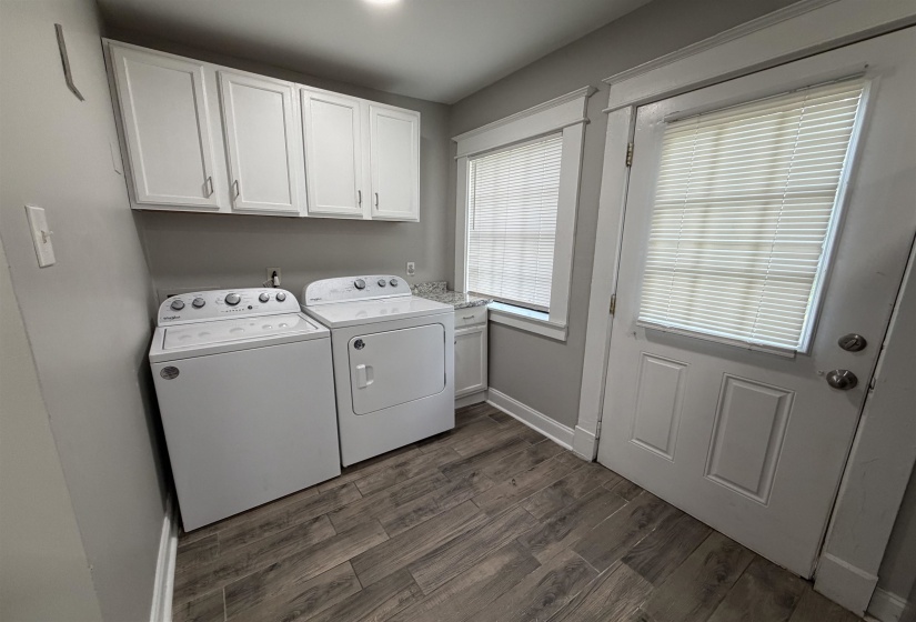2078 WALKER AVE, Memphis, Tennessee 38104, 5 Bedroom Bedrooms, 8 Room Rooms,2 BathroomBathrooms,Rental Properties,For Sale,WALKER,0,10228617