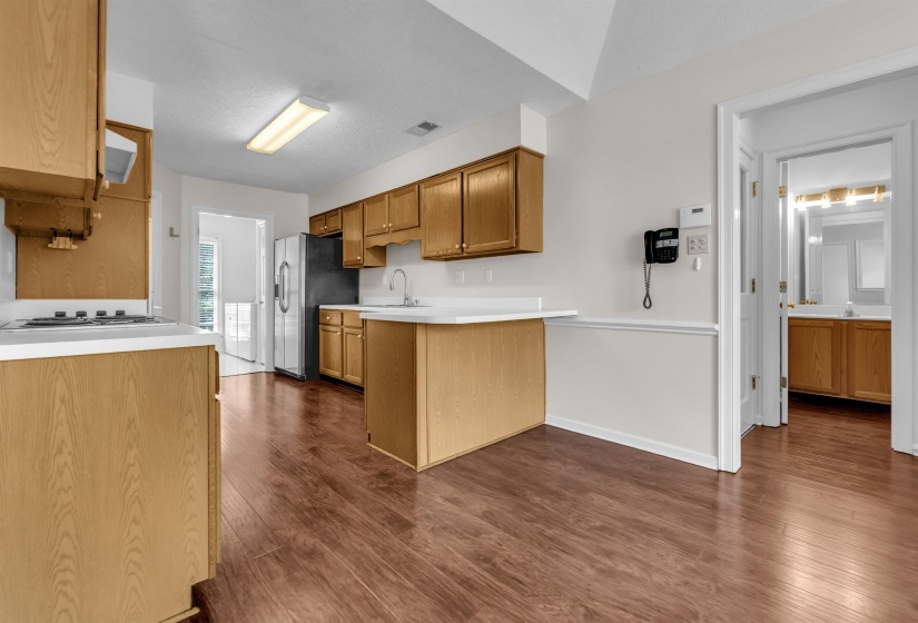 8596 MEADOW GREEN DR, Memphis, Tennessee 38016, 4 Bedroom Bedrooms, 8 Room Rooms,2.1 BathroomBathrooms,Residential,For Sale,MEADOW GREEN,0,10226028