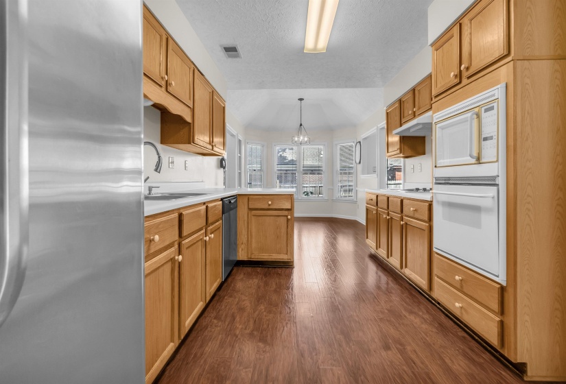 8596 MEADOW GREEN DR, Memphis, Tennessee 38016, 4 Bedroom Bedrooms, 8 Room Rooms,2.1 BathroomBathrooms,Residential,For Sale,MEADOW GREEN,0,10226028