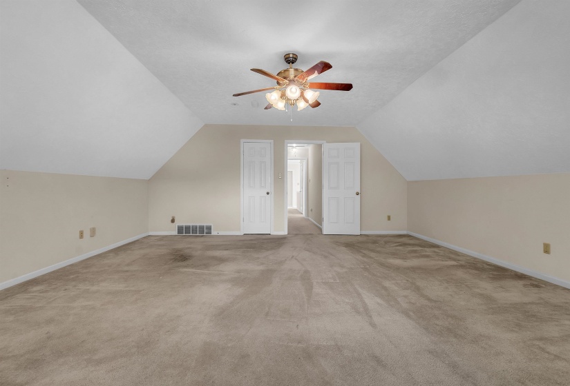 8596 MEADOW GREEN DR, Memphis, Tennessee 38016, 4 Bedroom Bedrooms, 8 Room Rooms,2.1 BathroomBathrooms,Residential,For Sale,MEADOW GREEN,0,10226028