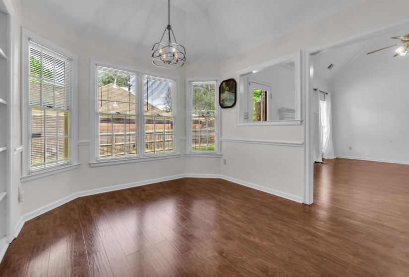 8596 MEADOW GREEN DR, Memphis, Tennessee 38016, 4 Bedroom Bedrooms, 8 Room Rooms,2.1 BathroomBathrooms,Residential,For Sale,MEADOW GREEN,0,10226028