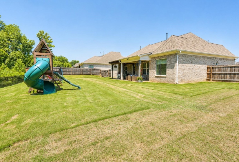 415 CHINKAPIN DR, Atoka, Tennessee 38004, 3 Bedroom Bedrooms, 6 Room Rooms,2.1 BathroomBathrooms,Residential,For Sale,CHINKAPIN,0,10226847