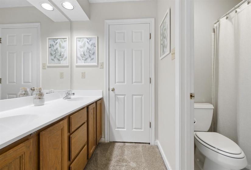 8890 RIVERWOOD FARMS PKY, Memphis, Tennessee 38016, 5 Bedroom Bedrooms, 9 Room Rooms,3.1 BathroomBathrooms,Residential,For Sale,RIVERWOOD FARMS,0,10223865