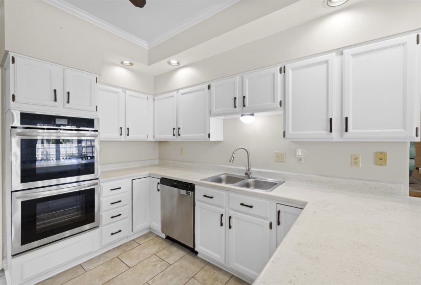 8890 RIVERWOOD FARMS PKY, Memphis, Tennessee 38016, 5 Bedroom Bedrooms, 9 Room Rooms,3.1 BathroomBathrooms,Residential,For Sale,RIVERWOOD FARMS,0,10223865