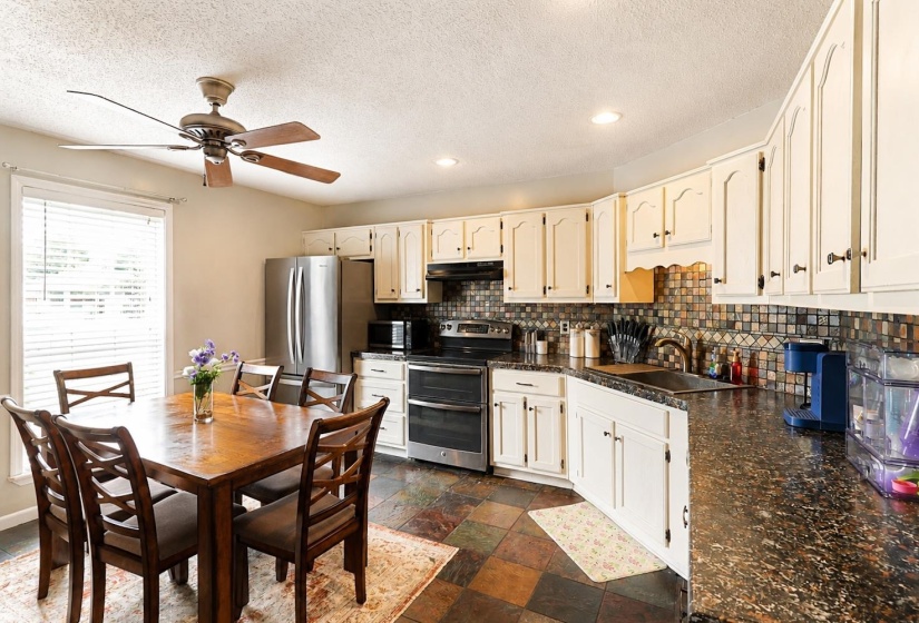 710 BLOOMINGTON DR, Brighton, Tennessee 38011, 3 Bedroom Bedrooms, 6 Room Rooms,2 BathroomBathrooms,Residential,For Sale,BLOOMINGTON,0,10226181