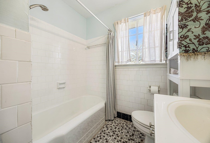 4490 GARNETT RD, Memphis, Tennessee 38117, 2 Bedroom Bedrooms, 5 Room Rooms,1 BathroomBathrooms,Residential,For Sale,GARNETT,0,10213539