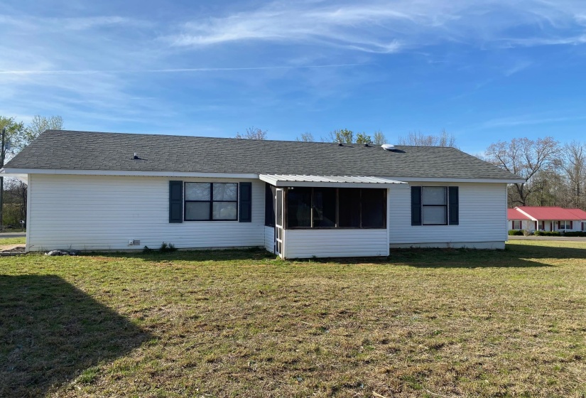 345 PAULINE DR, Adamsville, Tennessee 38310, 3 Bedroom Bedrooms, 7 Room Rooms,1.1 BathroomBathrooms,Residential,For Sale,PAULINE,0,10217615