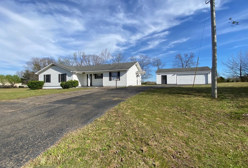 345 PAULINE DR, Adamsville, Tennessee 38310, 3 Bedroom Bedrooms, 7 Room Rooms,1.1 BathroomBathrooms,Residential,For Sale,PAULINE,0,10217615