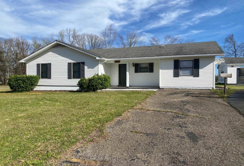 345 PAULINE DR, Adamsville, Tennessee 38310, 3 Bedroom Bedrooms, 7 Room Rooms,1.1 BathroomBathrooms,Residential,For Sale,PAULINE,0,10217615
