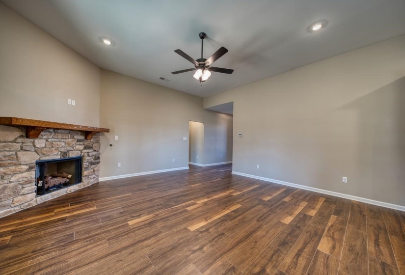 159 COMO LN, Atoka, Tennessee 38004, 4 Bedroom Bedrooms, 8 Room Rooms,3 BathroomBathrooms,Residential,For Sale,COMO,0,10210821