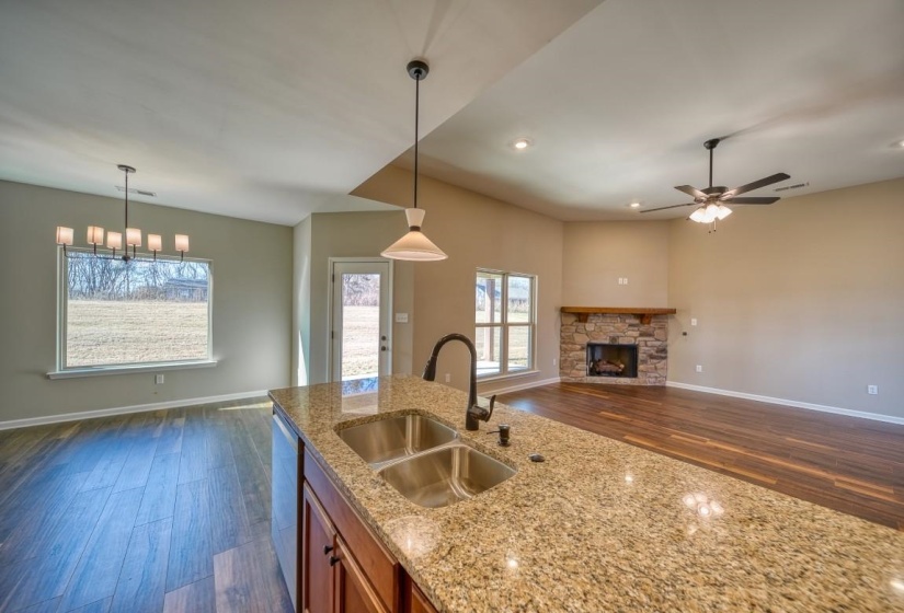 159 COMO LN, Atoka, Tennessee 38004, 4 Bedroom Bedrooms, 8 Room Rooms,3 BathroomBathrooms,Residential,For Sale,COMO,0,10210821