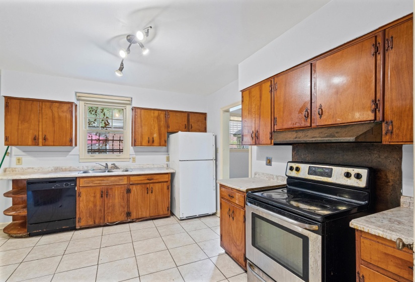 777 PRESCOTT ST, Memphis, Tennessee 38111, 3 Bedroom Bedrooms, 6 Room Rooms,2 BathroomBathrooms,Residential,For Sale,PRESCOTT,0,10226262