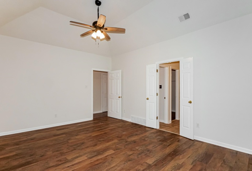 5634 TULIP GROVE DR, Memphis, Tennessee 38135, 3 Bedroom Bedrooms, 6 Room Rooms,2.1 BathroomBathrooms,Residential,For Sale,TULIP GROVE,0,10226263