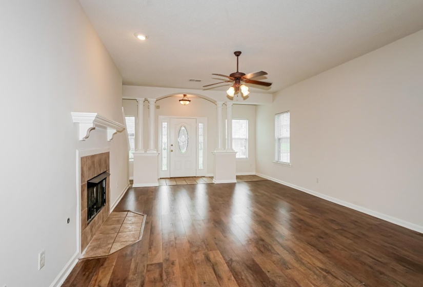 5634 TULIP GROVE DR, Memphis, Tennessee 38135, 3 Bedroom Bedrooms, 6 Room Rooms,2.1 BathroomBathrooms,Residential,For Sale,TULIP GROVE,0,10226263