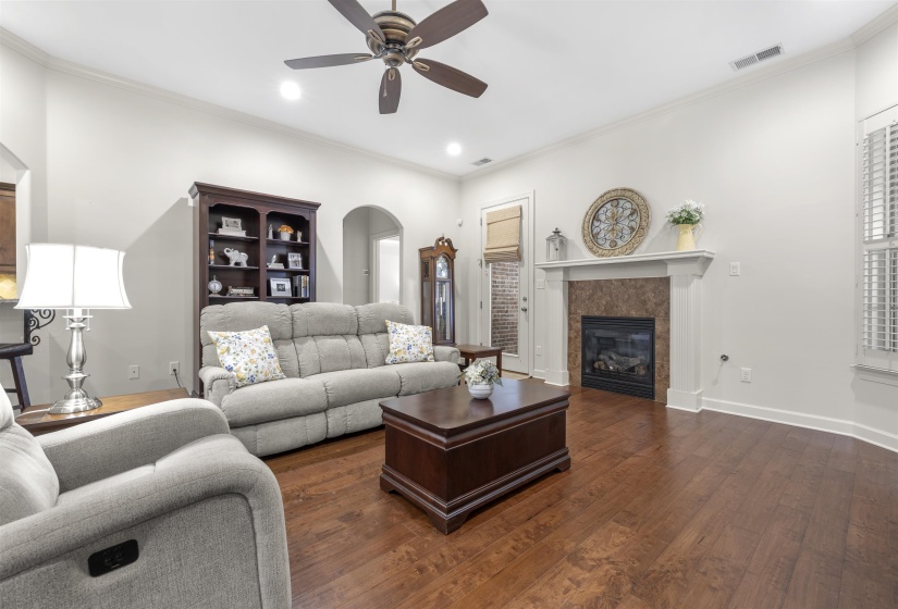 195 CHEROKEE CIR, Oakland, Tennessee 38060, 4 Bedroom Bedrooms, 6 Room Rooms,3 BathroomBathrooms,Residential,For Sale,CHEROKEE,0,10224625