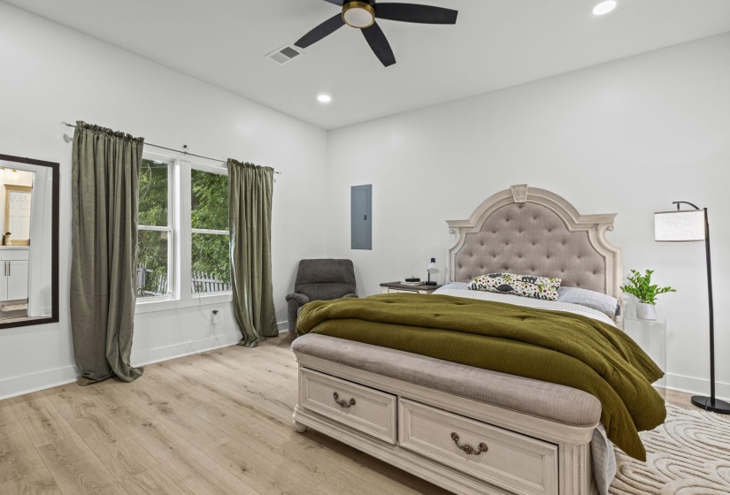 894 MISSISSIPPI BLVD, Memphis, Tennessee 38126, 4 Bedroom Bedrooms, 7 Room Rooms,2 BathroomBathrooms,Residential,For Sale,MISSISSIPPI,0,10226139