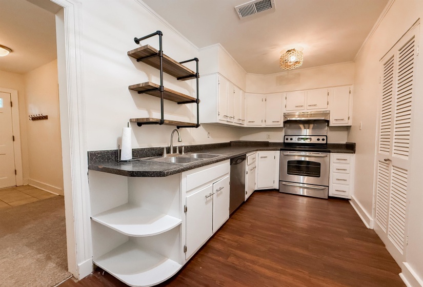 134 GREER ST, Memphis, Tennessee 38111, 3 Bedroom Bedrooms, 7 Room Rooms,2 BathroomBathrooms,Residential,For Sale,GREER,0,10226939