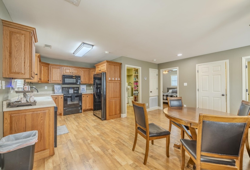 965 ARNOLD LN, Savannah, Tennessee 38372, 2 Bedroom Bedrooms, 9 Room Rooms,2 BathroomBathrooms,Residential,For Sale,ARNOLD,0,10226699