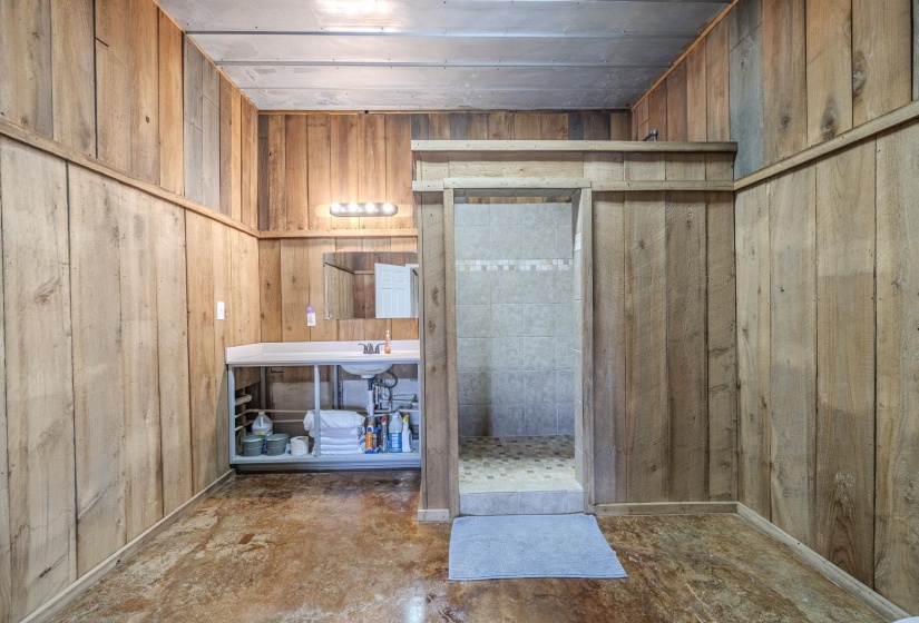965 ARNOLD LN, Savannah, Tennessee 38372, 2 Bedroom Bedrooms, 9 Room Rooms,2 BathroomBathrooms,Residential,For Sale,ARNOLD,0,10226699