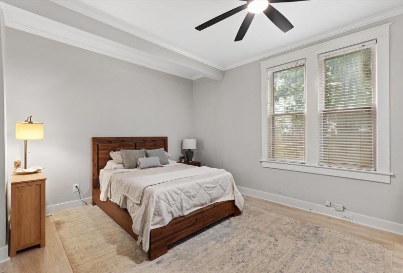 2025 CENTRAL AVE, Memphis, Tennessee 38104, 5 Bedroom Bedrooms, 10 Room Rooms,3.1 BathroomBathrooms,Residential,For Sale,CENTRAL,0,10224951