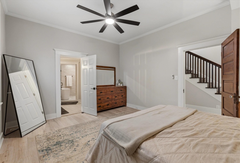 2025 CENTRAL AVE, Memphis, Tennessee 38104, 5 Bedroom Bedrooms, 10 Room Rooms,3.1 BathroomBathrooms,Residential,For Sale,CENTRAL,0,10224951