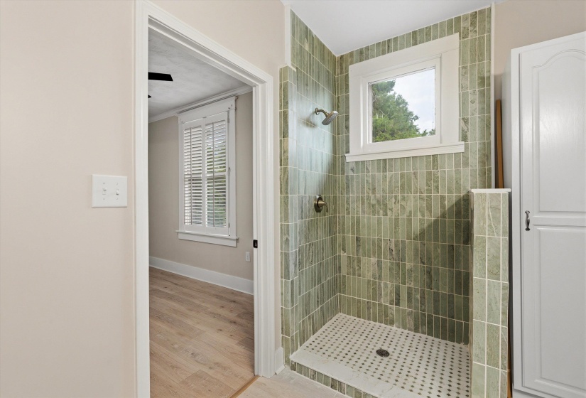 2025 CENTRAL AVE, Memphis, Tennessee 38104, 5 Bedroom Bedrooms, 10 Room Rooms,3.1 BathroomBathrooms,Residential,For Sale,CENTRAL,0,10224951