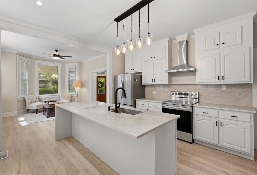 2025 CENTRAL AVE, Memphis, Tennessee 38104, 5 Bedroom Bedrooms, 10 Room Rooms,3.1 BathroomBathrooms,Residential,For Sale,CENTRAL,0,10224951