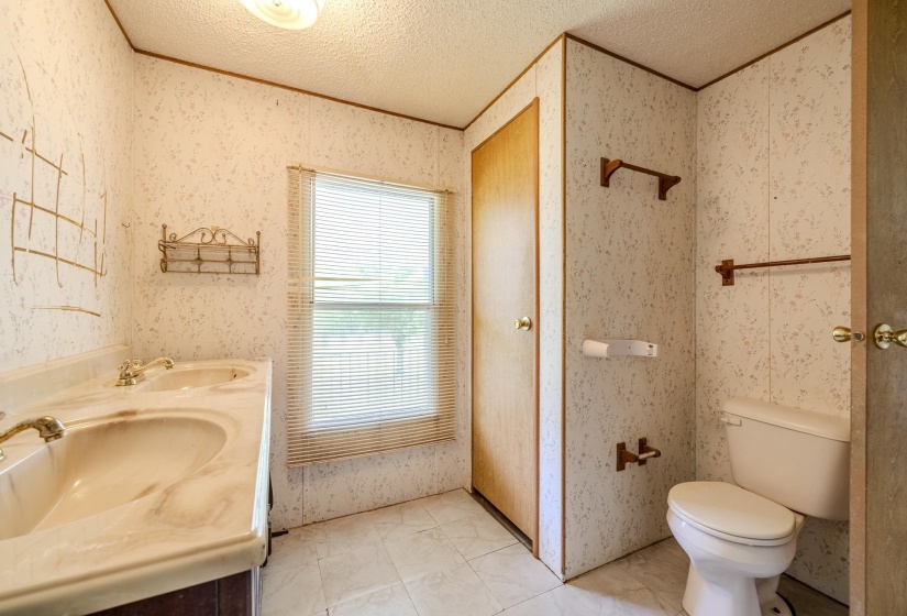 859 OLD MORRIS CHAPEL RD, Adamsville, Tennessee 38310, 3 Bedroom Bedrooms, 10 Room Rooms,2 BathroomBathrooms,Residential,For Sale,OLD MORRIS CHAPEL,0,10227013
