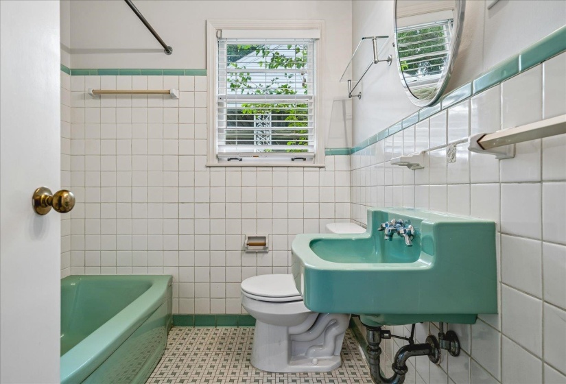 294 MCELROY RD, Memphis, Tennessee 38120, 3 Bedroom Bedrooms, 6 Room Rooms,2 BathroomBathrooms,Residential,For Sale,MCELROY,0,10225989
