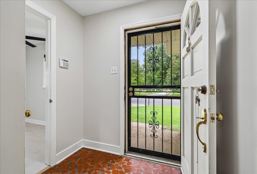294 MCELROY RD, Memphis, Tennessee 38120, 3 Bedroom Bedrooms, 6 Room Rooms,2 BathroomBathrooms,Residential,For Sale,MCELROY,0,10225989