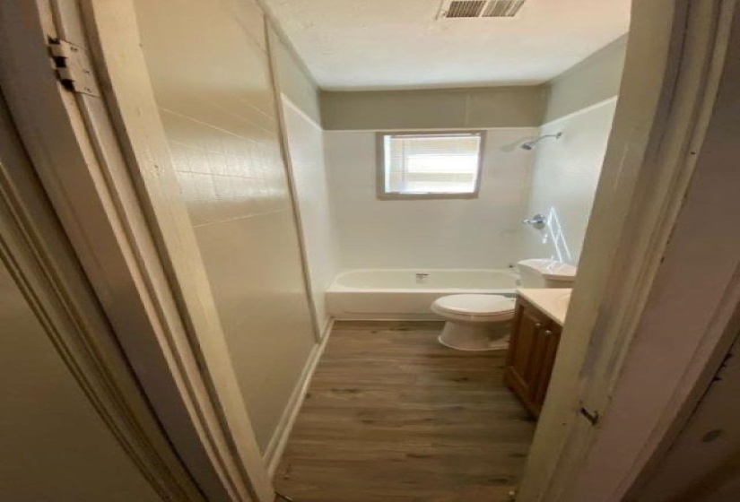 2421 ARLINGTON AVE, Memphis, Tennessee 38114, 4 Bedroom Bedrooms, 8 Room Rooms,2 BathroomBathrooms,Residential,For Sale,ARLINGTON,0,10187681