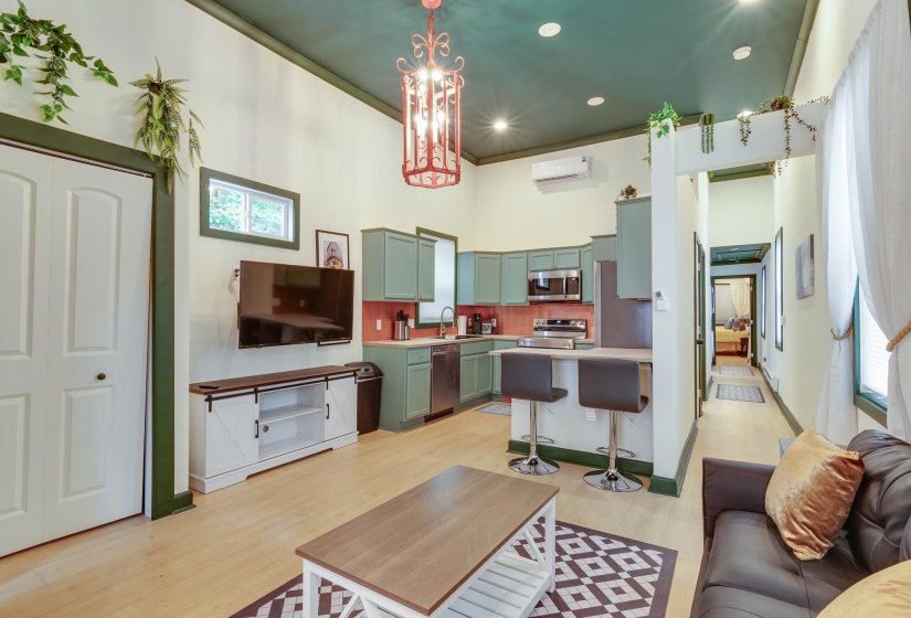 843 LANE AVE, Memphis, Tennessee 38105, 2 Bedroom Bedrooms, 4 Room Rooms,2 BathroomBathrooms,Residential,For Sale,LANE,0,10226593