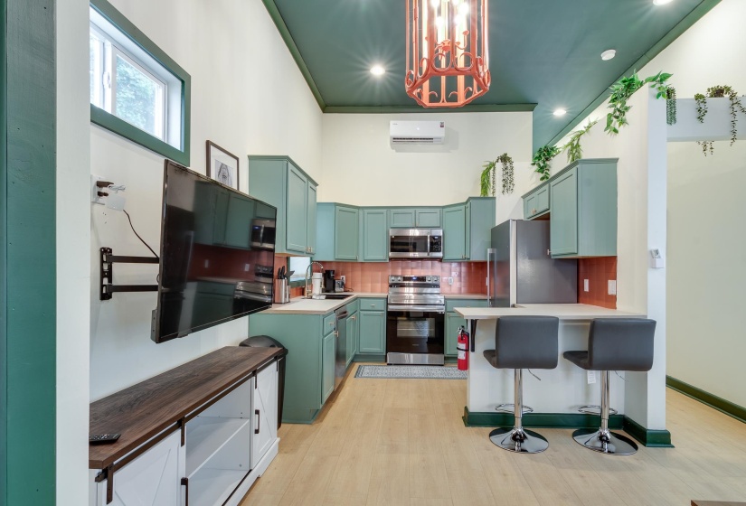 843 LANE AVE, Memphis, Tennessee 38105, 2 Bedroom Bedrooms, 4 Room Rooms,2 BathroomBathrooms,Residential,For Sale,LANE,0,10226593