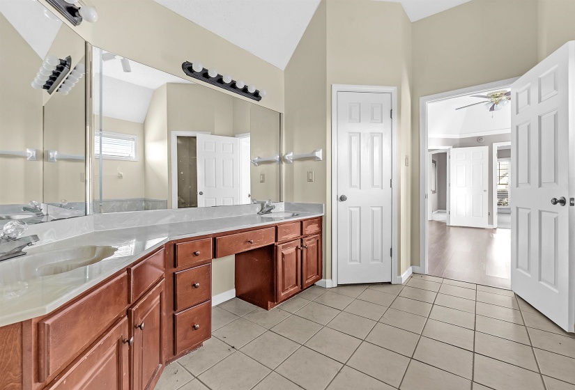 7563 CORDOVA CLUB DR, Cordova, Tennessee 38018, 4 Bedroom Bedrooms, 3 Room Rooms,3 BathroomBathrooms,Residential,For Sale,CORDOVA CLUB,0,10213209