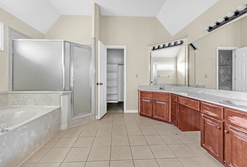 7563 CORDOVA CLUB DR, Cordova, Tennessee 38018, 4 Bedroom Bedrooms, 3 Room Rooms,3 BathroomBathrooms,Residential,For Sale,CORDOVA CLUB,0,10213209