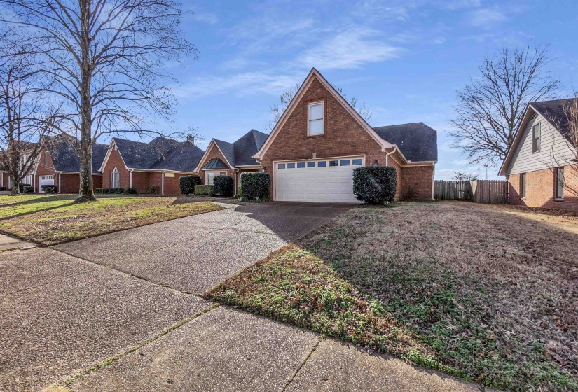 7563 CORDOVA CLUB DR, Cordova, Tennessee 38018, 4 Bedroom Bedrooms, 3 Room Rooms,3 BathroomBathrooms,Residential,For Sale,CORDOVA CLUB,0,10213209