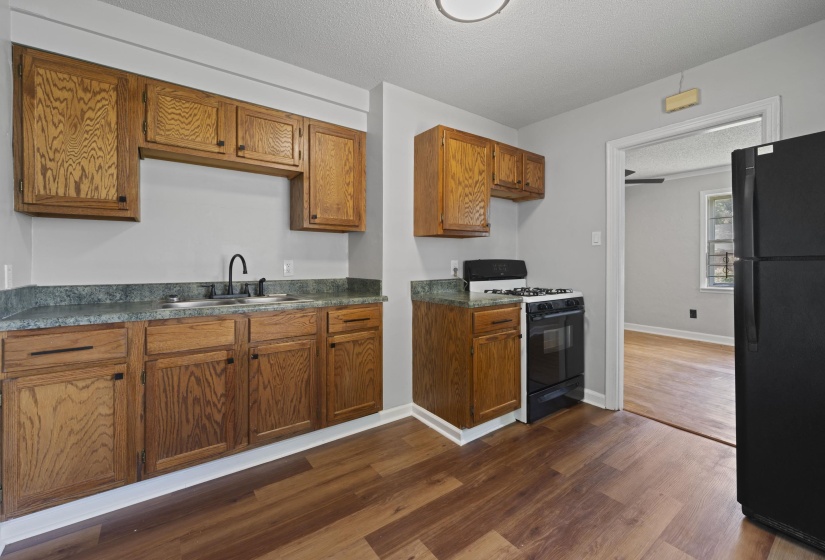 1355 DORIS AVE, Memphis, Tennessee 38106, 3 Bedroom Bedrooms, 6 Room Rooms,1 BathroomBathrooms,Residential,For Sale,DORIS,0,10226747