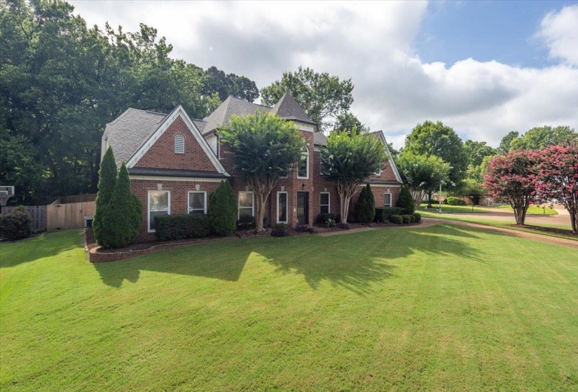 3076 STEEPLEGATE DR, Germantown, Tennessee 38138, 4 Bedroom Bedrooms, 10 Room Rooms,3.1 BathroomBathrooms,Residential,For Sale,STEEPLEGATE,0,10226335