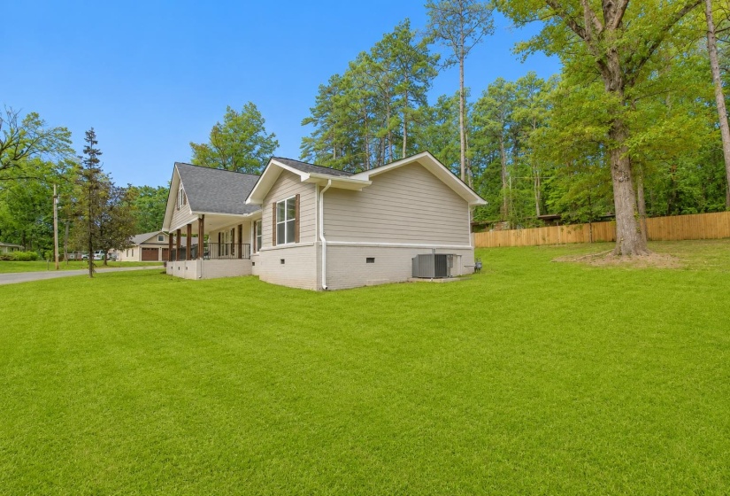 1104 PEARL ST, Iuka, Mississippi 38852, 4 Bedroom Bedrooms, 13 Room Rooms,4 BathroomBathrooms,Residential,For Sale,PEARL,0,10228047