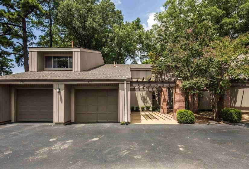 742 HEDGEGROVE DR, Memphis, Tennessee 38117, 2 Bedroom Bedrooms, 5 Room Rooms,1.1 BathroomBathrooms,Residential,For Sale,HEDGEGROVE,0,10226609