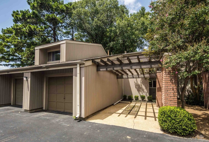 742 HEDGEGROVE DR, Memphis, Tennessee 38117, 2 Bedroom Bedrooms, 5 Room Rooms,1.1 BathroomBathrooms,Residential,For Sale,HEDGEGROVE,0,10226609