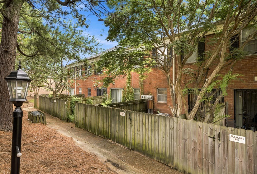5726 QUINCE RD, Memphis, Tennessee 38119, 2 Bedroom Bedrooms, 5 Room Rooms,1.1 BathroomBathrooms,Residential,For Sale,QUINCE,0,10226390