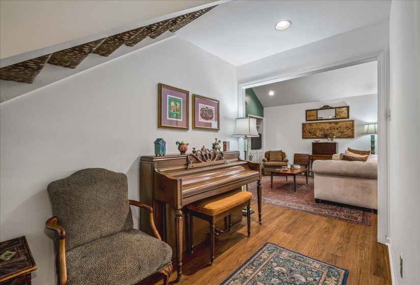 4725 MINT DR, Memphis, Tennessee 38117, 2 Bedroom Bedrooms, 6 Room Rooms,2.1 BathroomBathrooms,Residential,For Sale,MINT,0,10223833