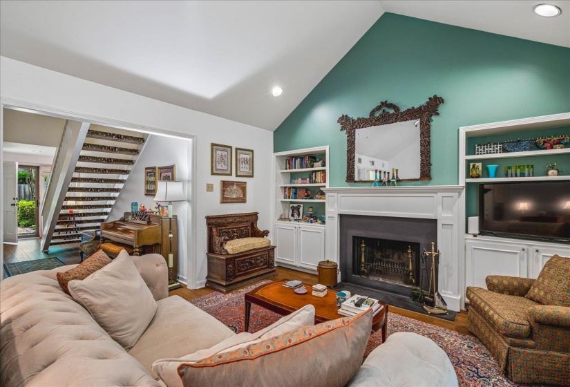 4725 MINT DR, Memphis, Tennessee 38117, 2 Bedroom Bedrooms, 6 Room Rooms,2.1 BathroomBathrooms,Residential,For Sale,MINT,0,10223833