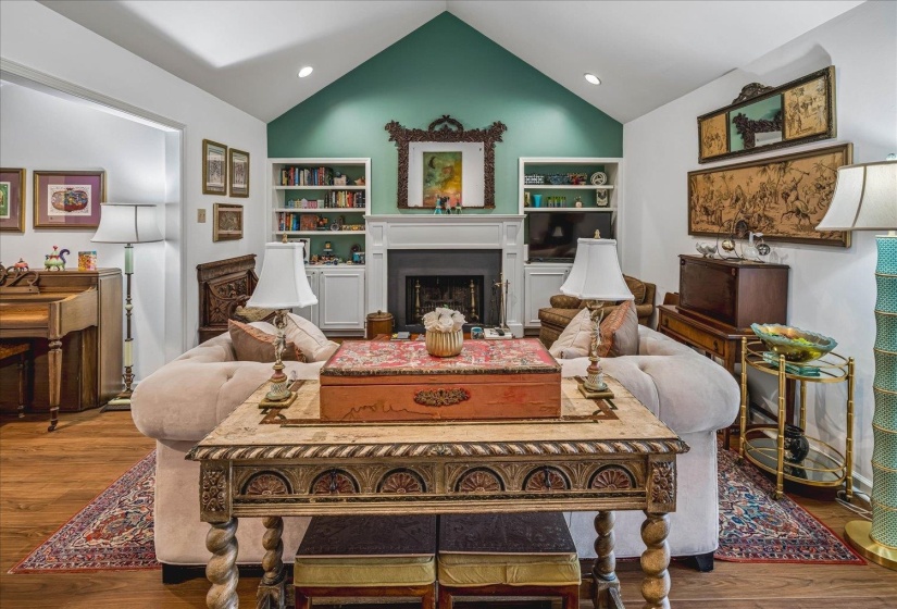 4725 MINT DR, Memphis, Tennessee 38117, 2 Bedroom Bedrooms, 6 Room Rooms,2.1 BathroomBathrooms,Residential,For Sale,MINT,0,10223833