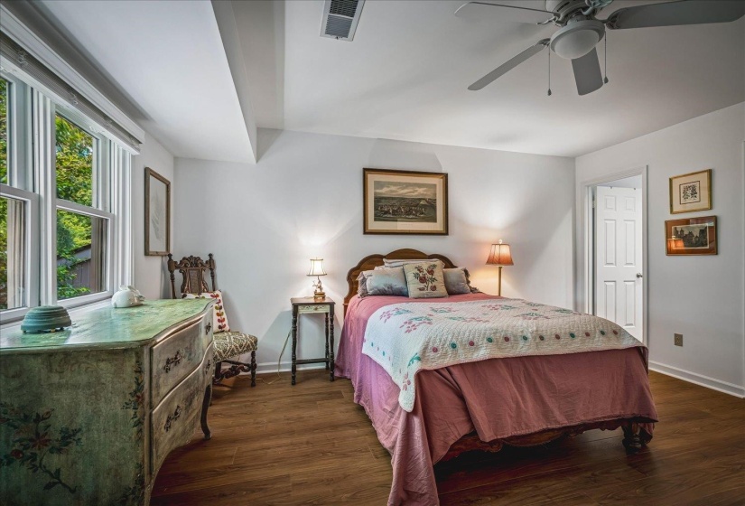 4725 MINT DR, Memphis, Tennessee 38117, 2 Bedroom Bedrooms, 6 Room Rooms,2.1 BathroomBathrooms,Residential,For Sale,MINT,0,10223833