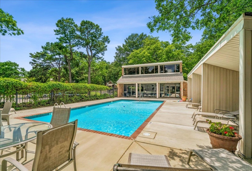 4725 MINT DR, Memphis, Tennessee 38117, 2 Bedroom Bedrooms, 6 Room Rooms,2.1 BathroomBathrooms,Residential,For Sale,MINT,0,10223833