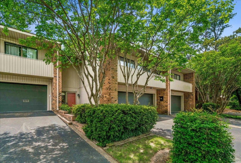 4725 MINT DR, Memphis, Tennessee 38117, 2 Bedroom Bedrooms, 6 Room Rooms,2.1 BathroomBathrooms,Residential,For Sale,MINT,0,10223833